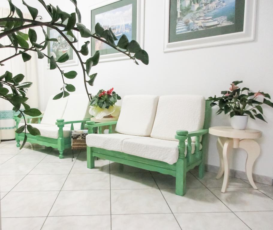 Affittacamere Da Angela Villasimius Ngoại thất bức ảnh